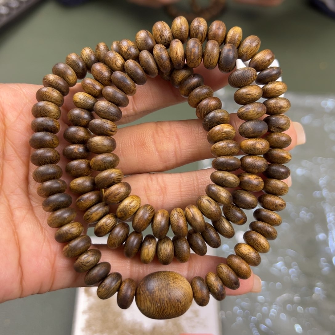 沉香手串海南老白棋树钉卡9/25g+