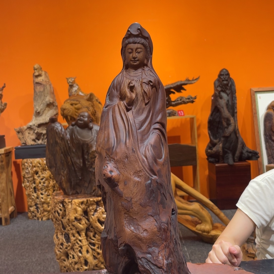 木46-19香樟木观音手工雕刻装饰摆件