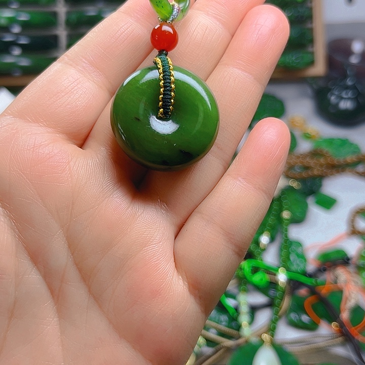 颈饰未镶嵌和田玉（糖玉）竹****）