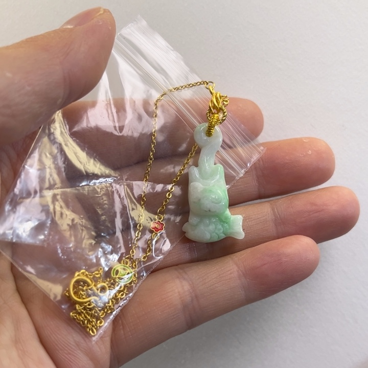 翡翠吊坠(赠链)未镶嵌