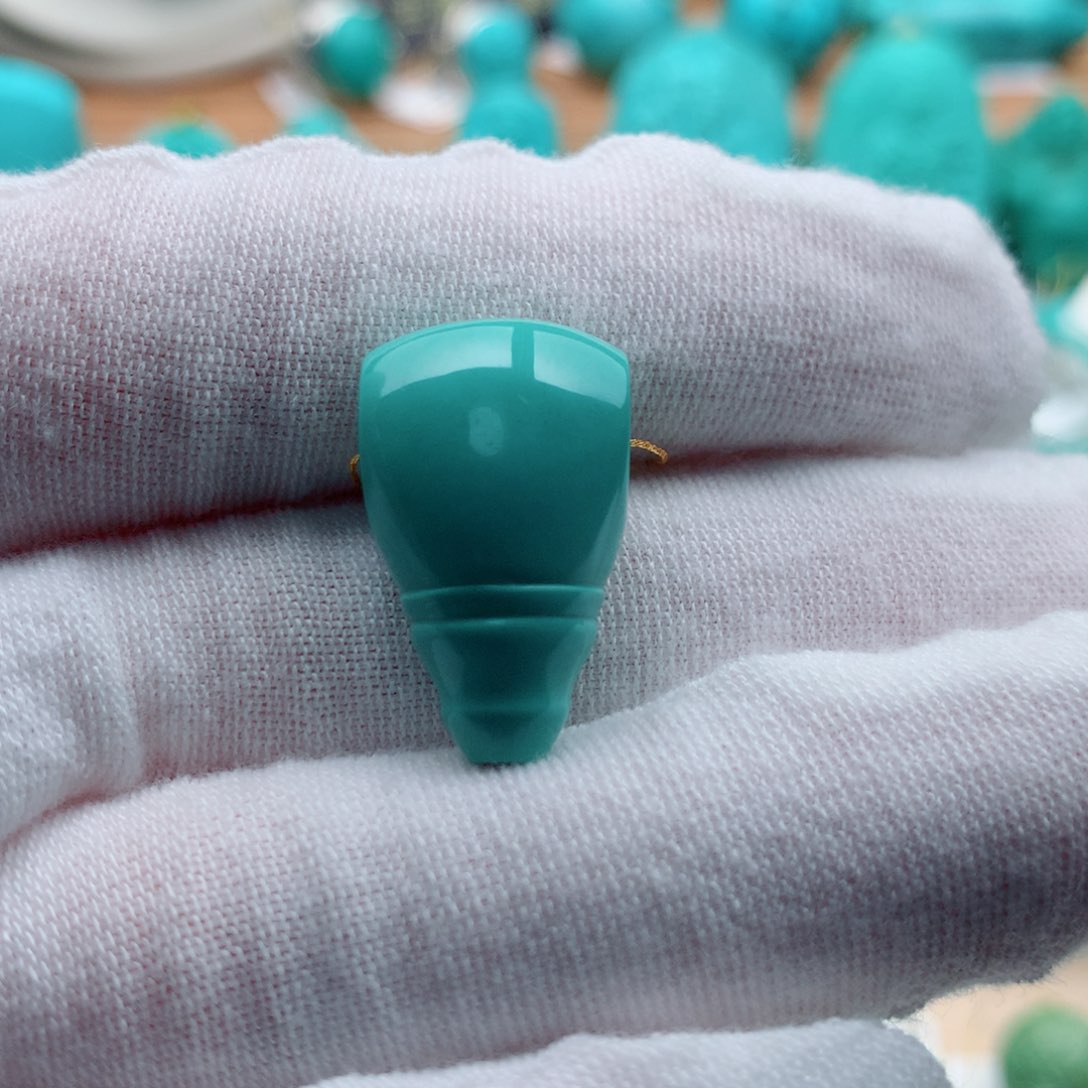 绿松石颈饰未镶嵌