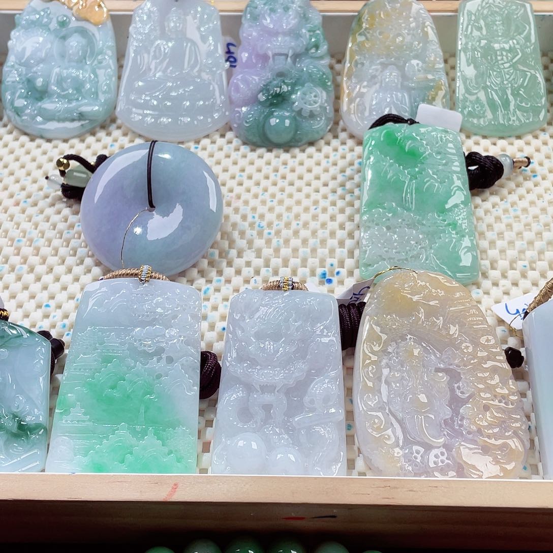 翡翠未镶嵌颈饰翡翠