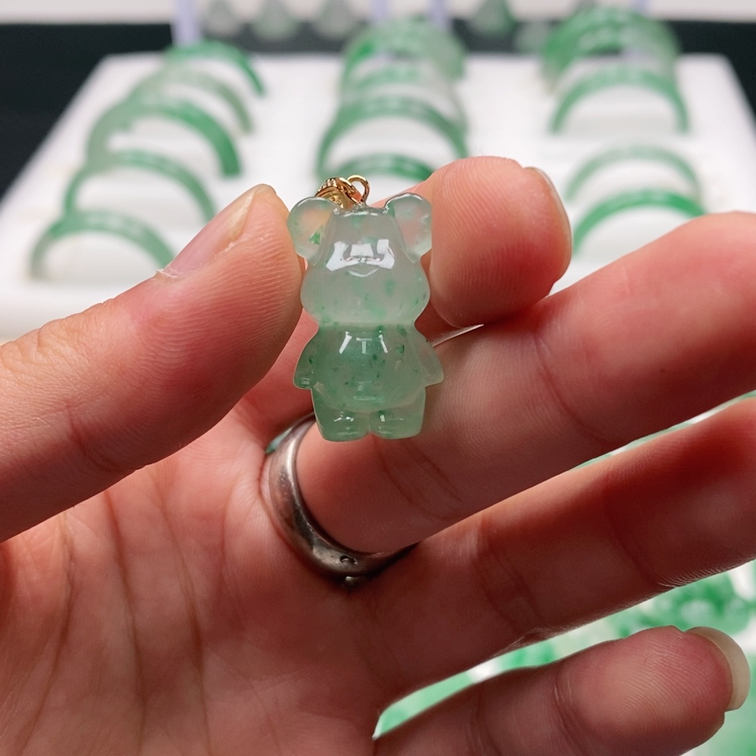 石英质玉颈饰未镶嵌