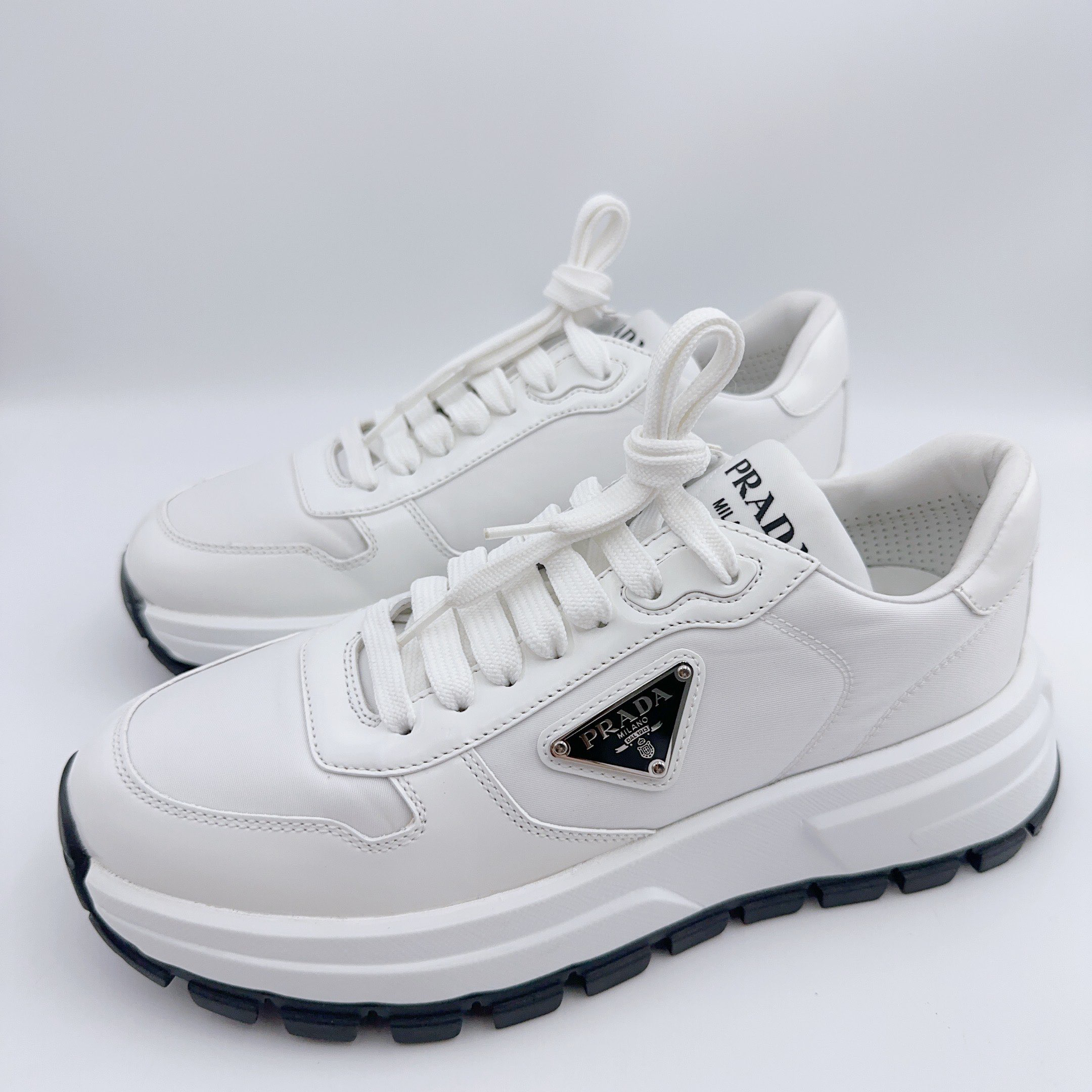 未使用 Prada/普拉达 37.5码/经典三角黑边运动鞋/01801