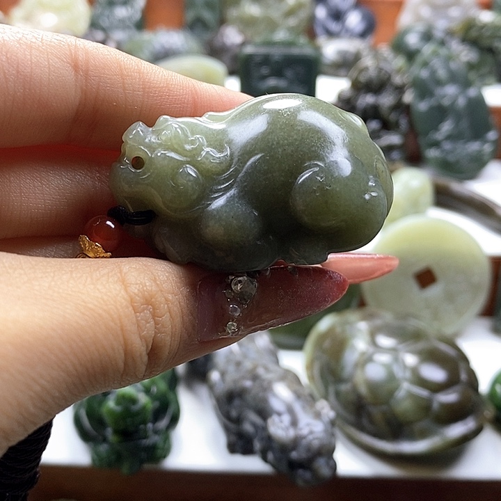 和田玉颈饰未镶嵌