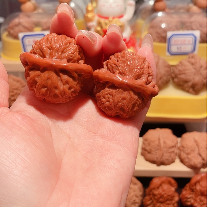 文玩核桃把件宫灯