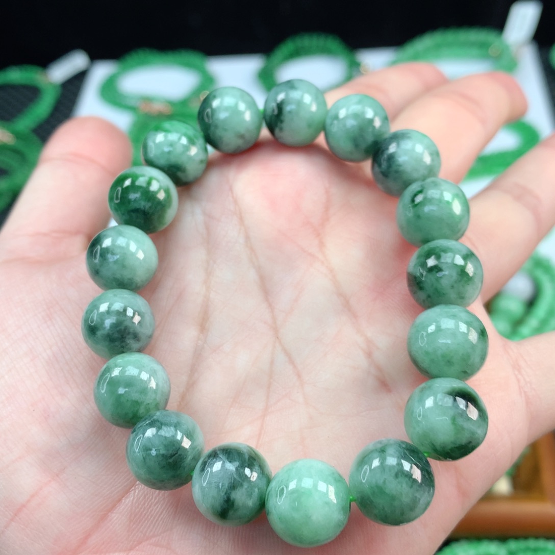 翡翠手链未镶嵌翡翠