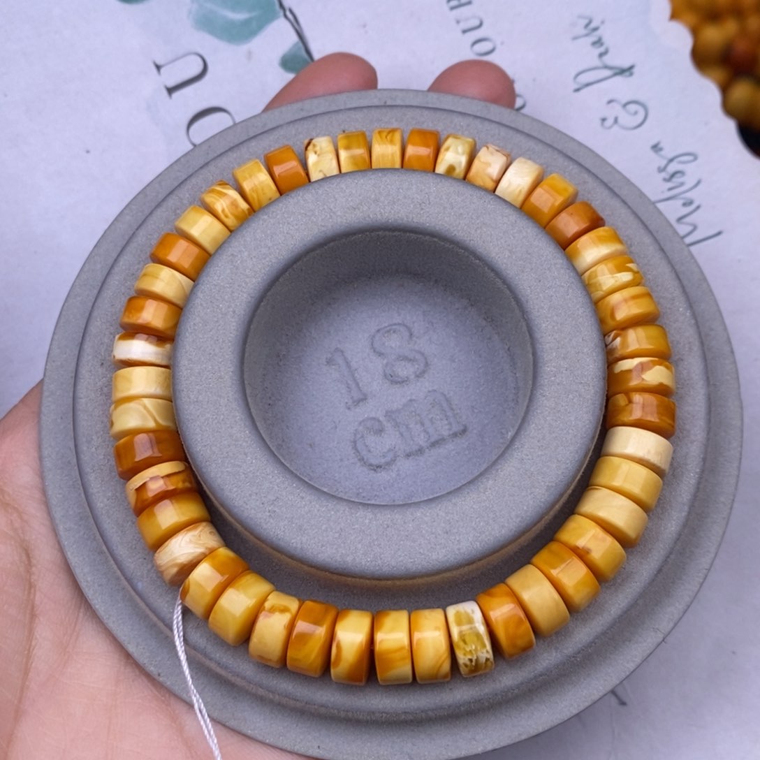 蜜蜡裸石未镶嵌蜜蜡