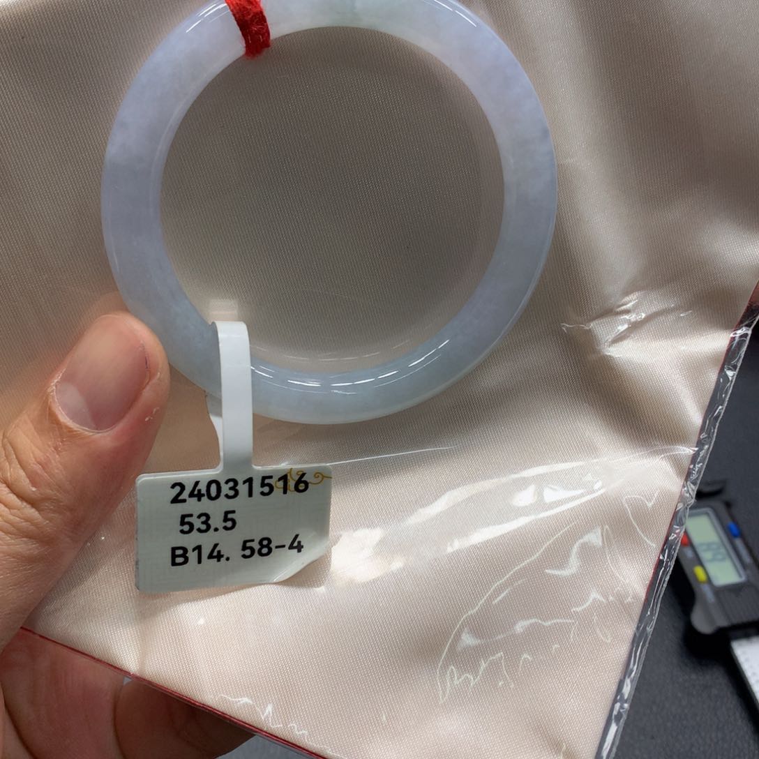 翡翠手镯（圆镯）未镶嵌