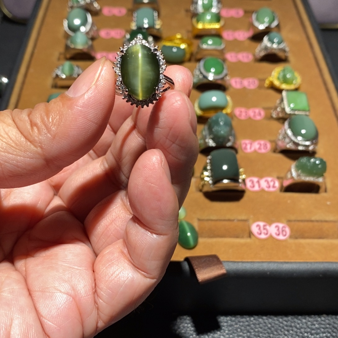 和田玉未镶嵌戒指