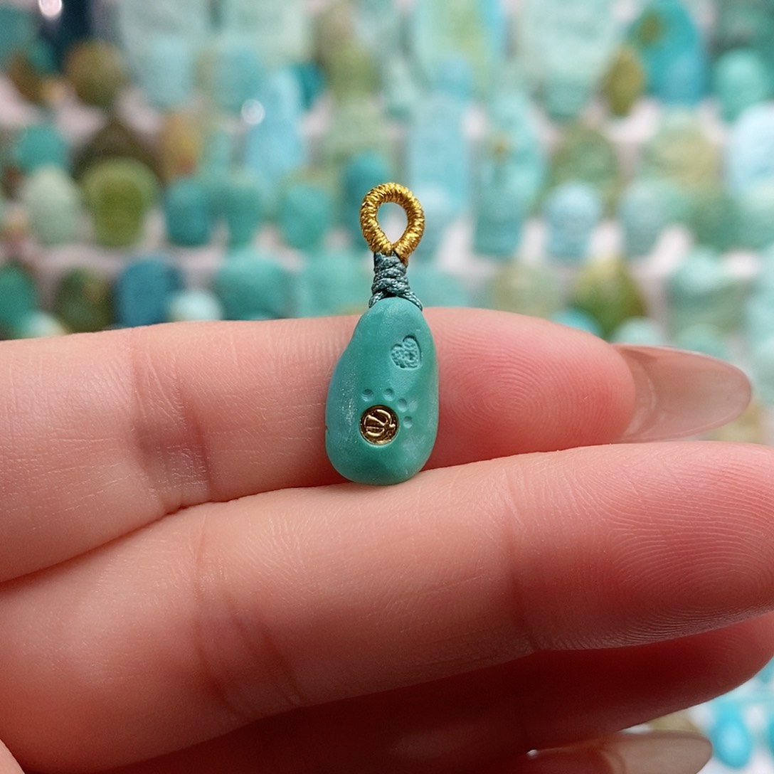 绿松石绿松石未镶嵌