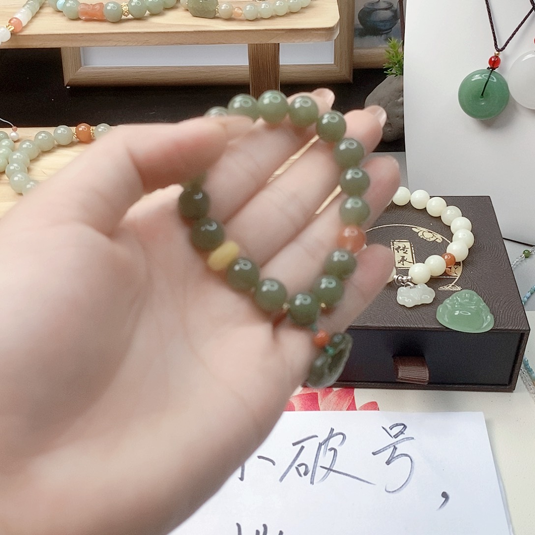 手链未镶嵌和田玉（糖玉）和田玉天三