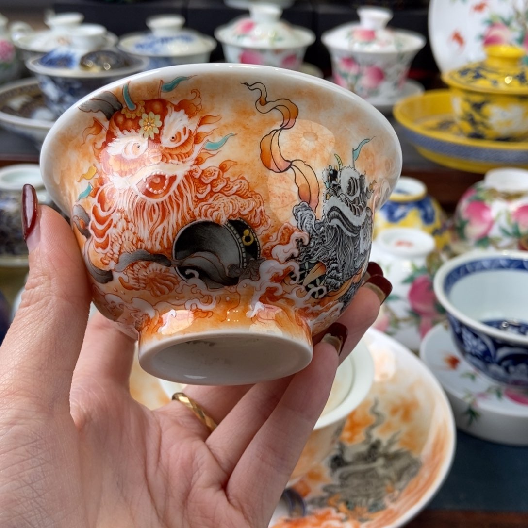 陶瓷艺术家的作品是一