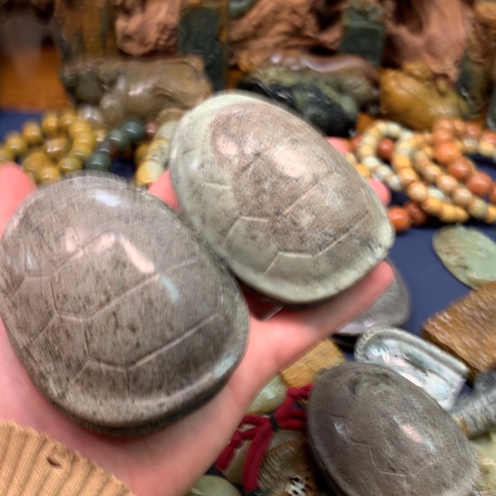 岫岩河磨玉（透闪石质玉）颈饰未镶嵌一****一