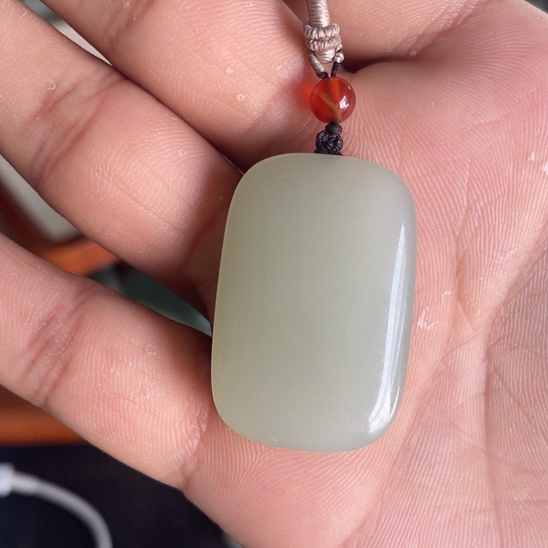 和田玉未镶嵌颈饰日****L新疆且末钢板料无事牌