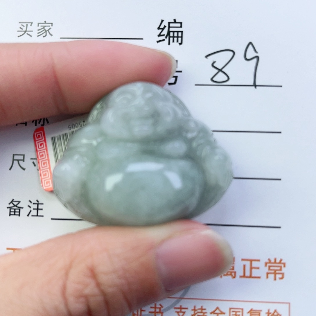 翡翠颈饰未镶嵌佛公
