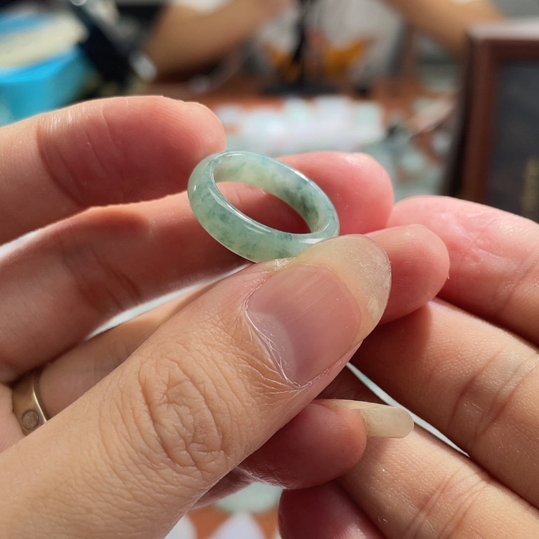 往***月翡翠未镶嵌颈饰翡翠