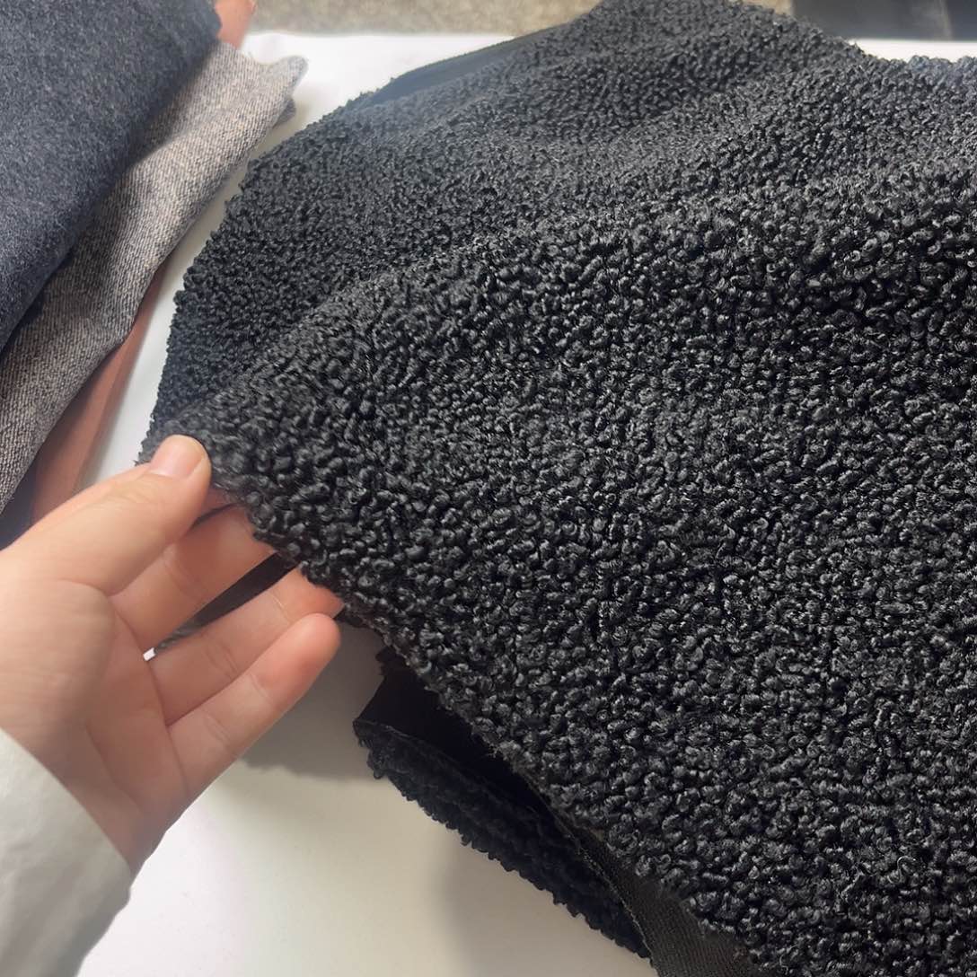 混纺黑色羊羔毛1.5米。     