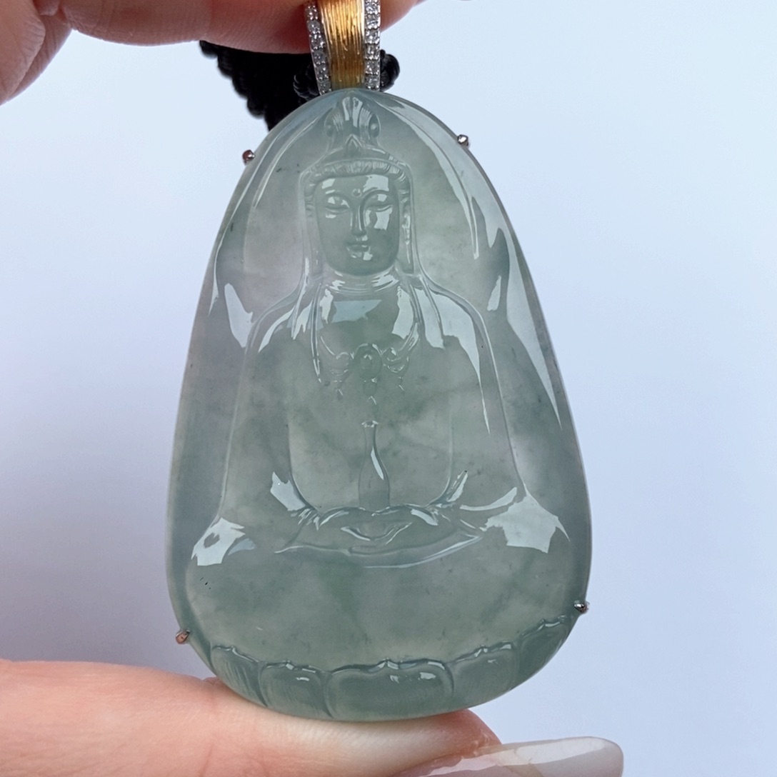 翡翠颈饰未镶嵌素衣观音
