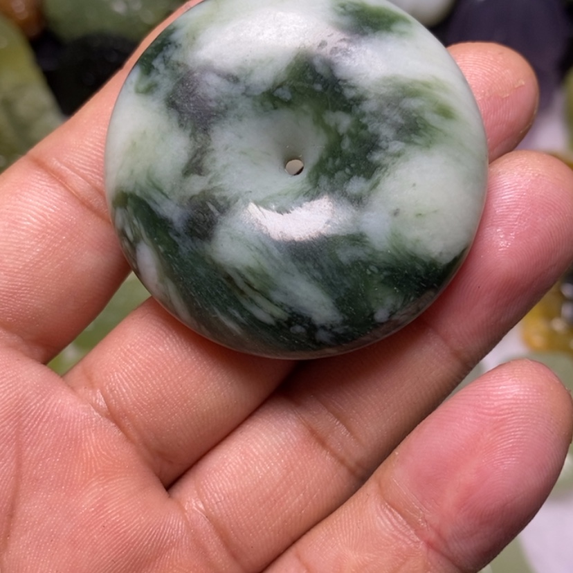 【闪购商品】蛇纹石玉颈饰未镶嵌