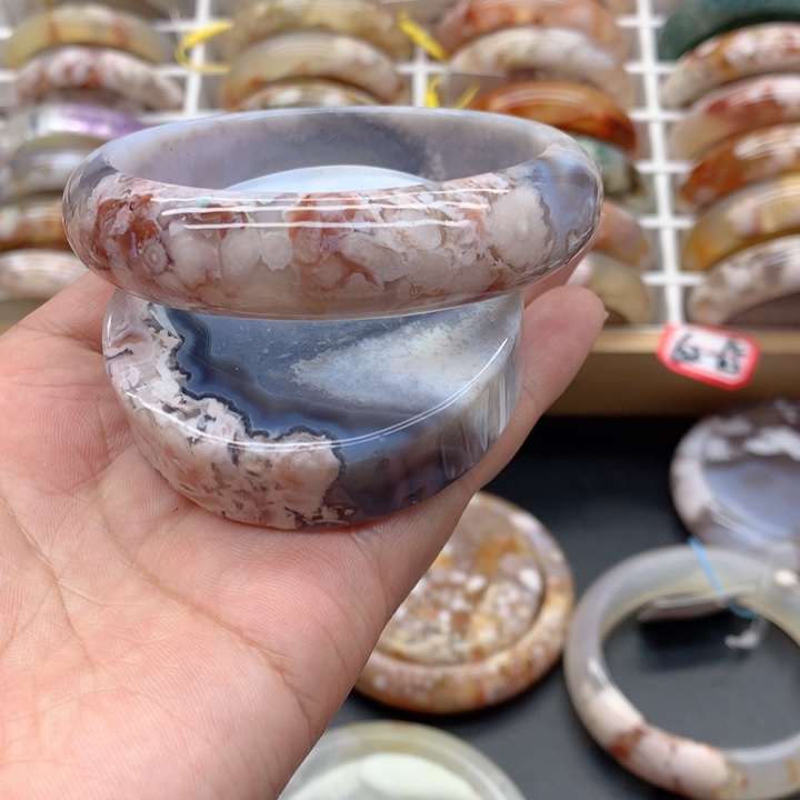 玛瑙/玉髓手镯未镶嵌香****?62.3