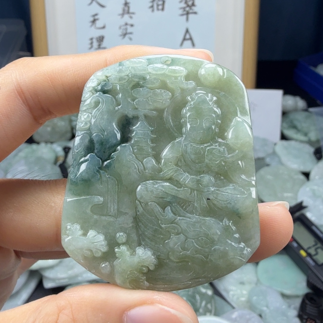 翡翠未镶嵌颈饰翡翠