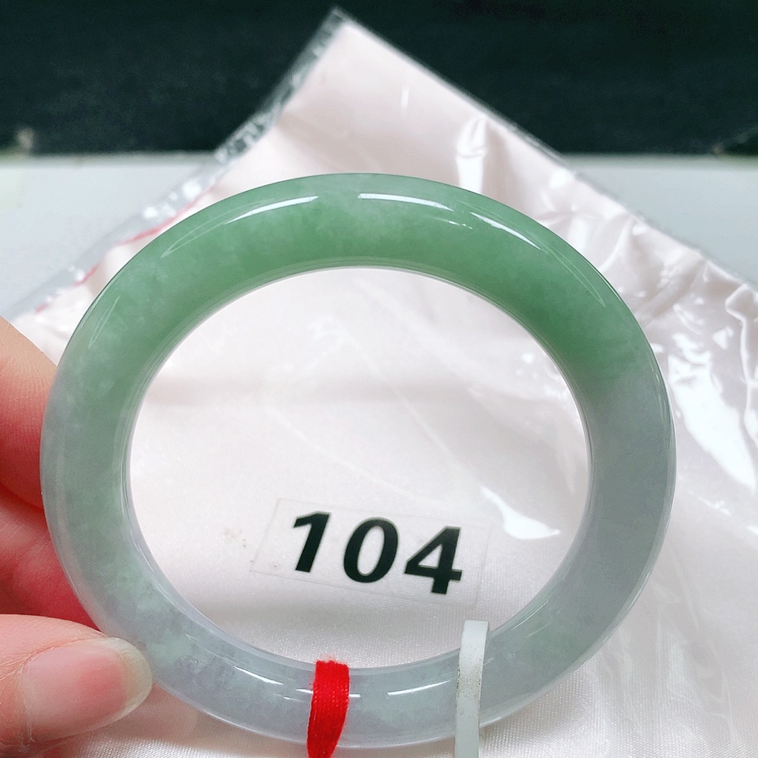 翡翠未镶嵌手镯（圆镯）24 号翡翠手镯