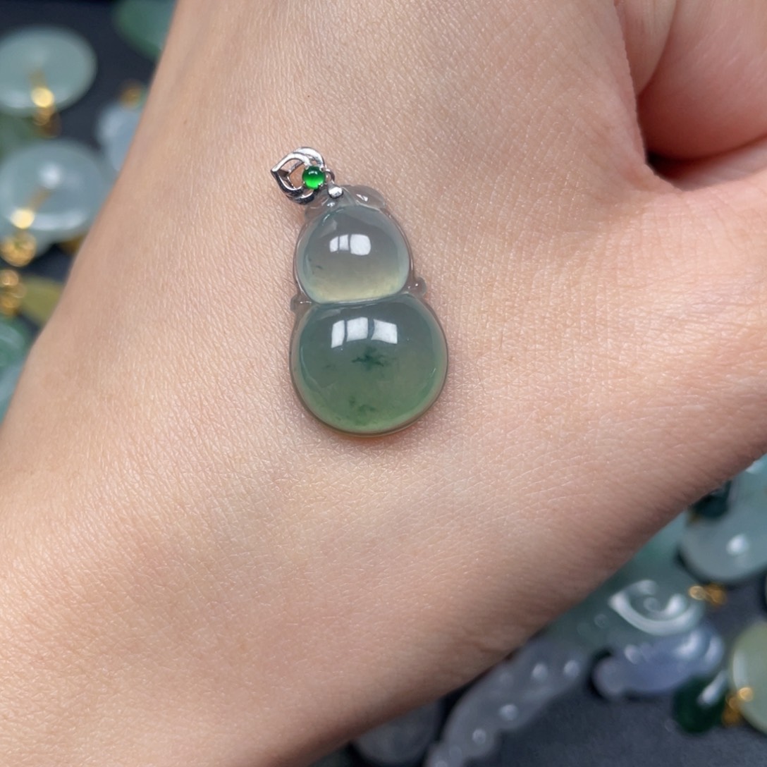 翡翠颈饰18K金镶嵌翡翠