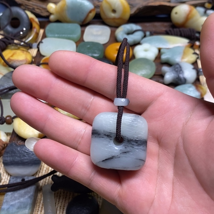 竹***风蛇纹石玉未镶嵌颈饰