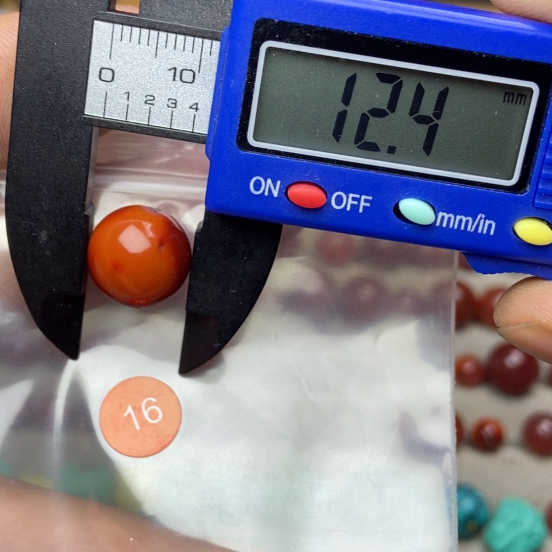 南红玛瑙未镶嵌南红玛瑙有瑕疵