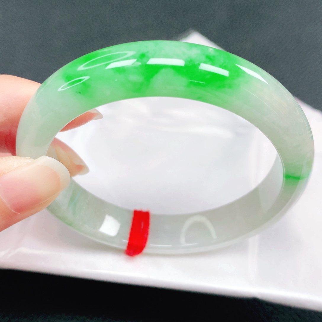 翡翠未镶嵌手镯57圈