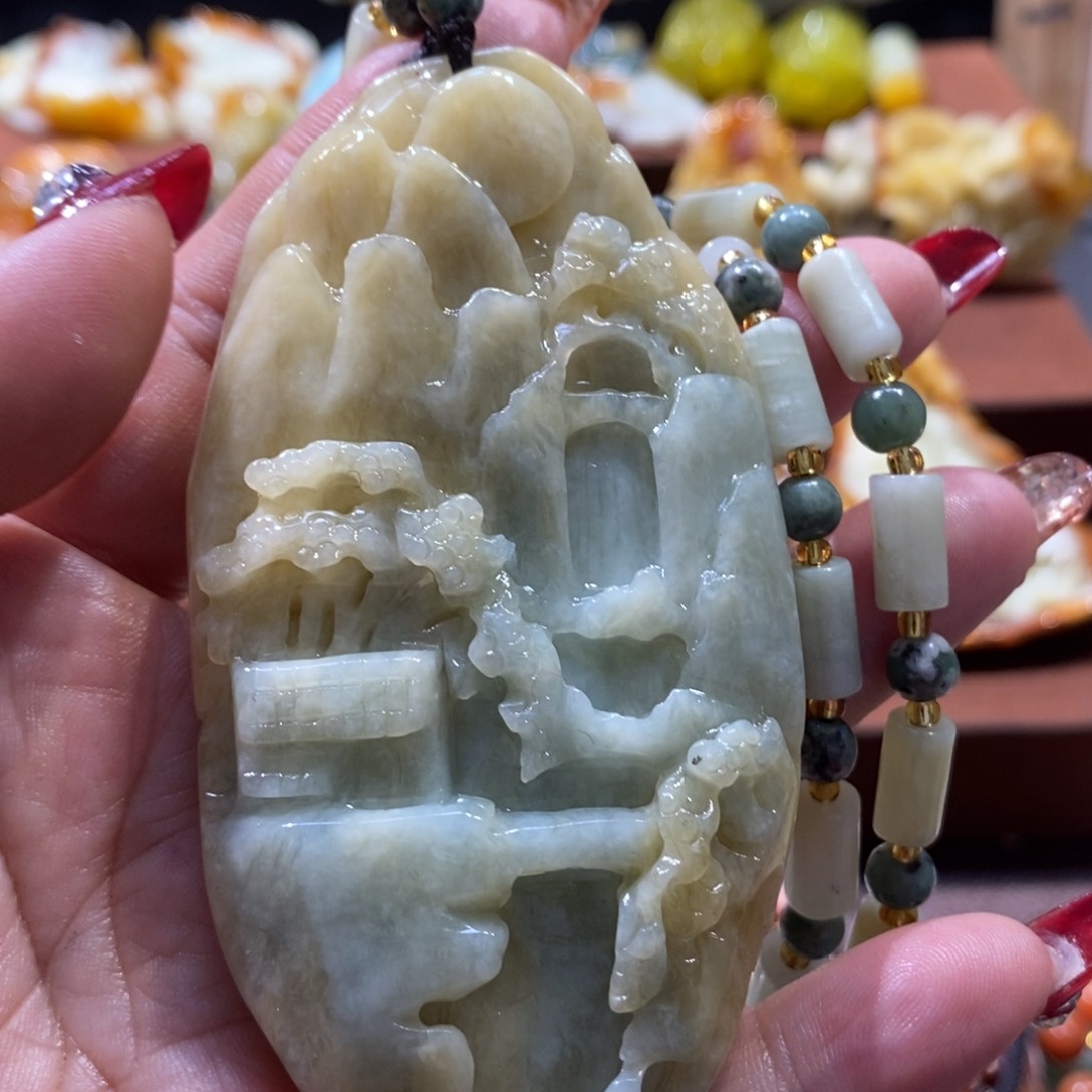 蛇纹石玉颈饰未镶嵌