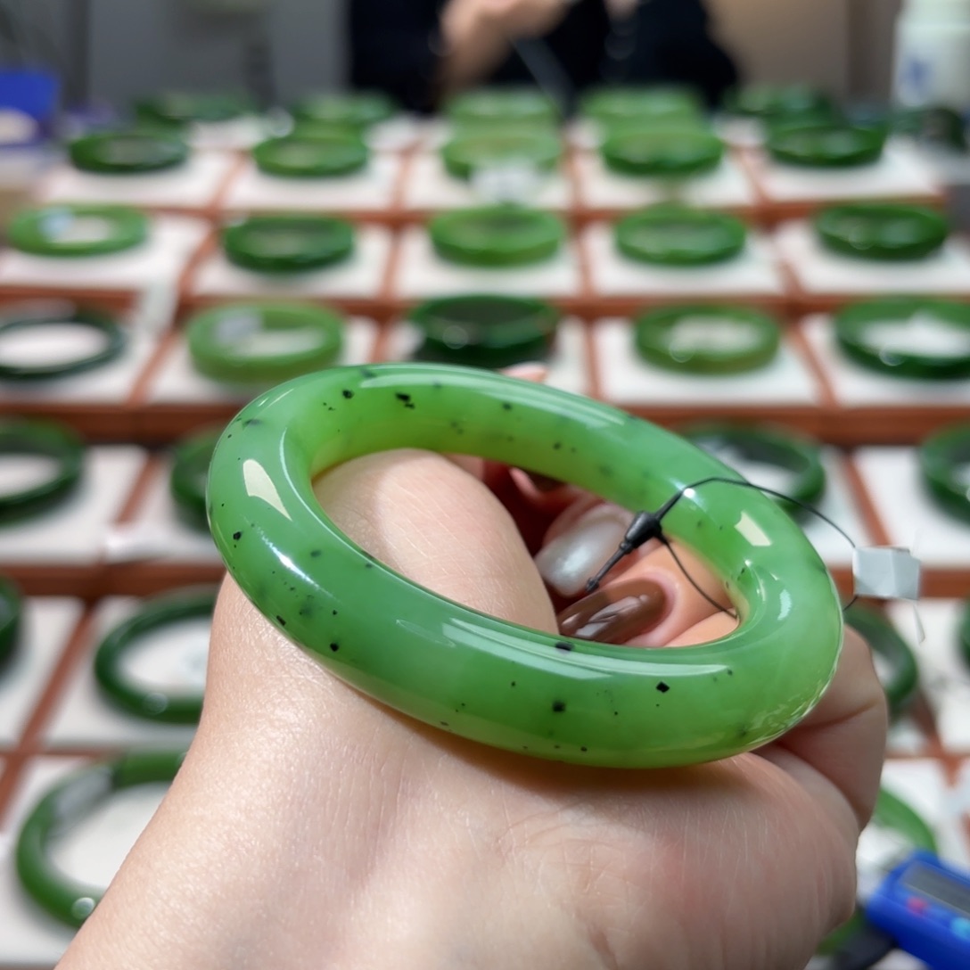 未镶嵌手镯和田玉54