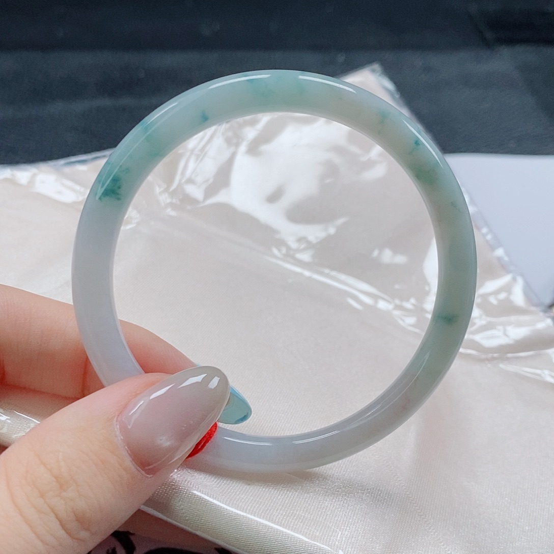 【闪购商品】未镶嵌手镯（圆镯）翡翠521号