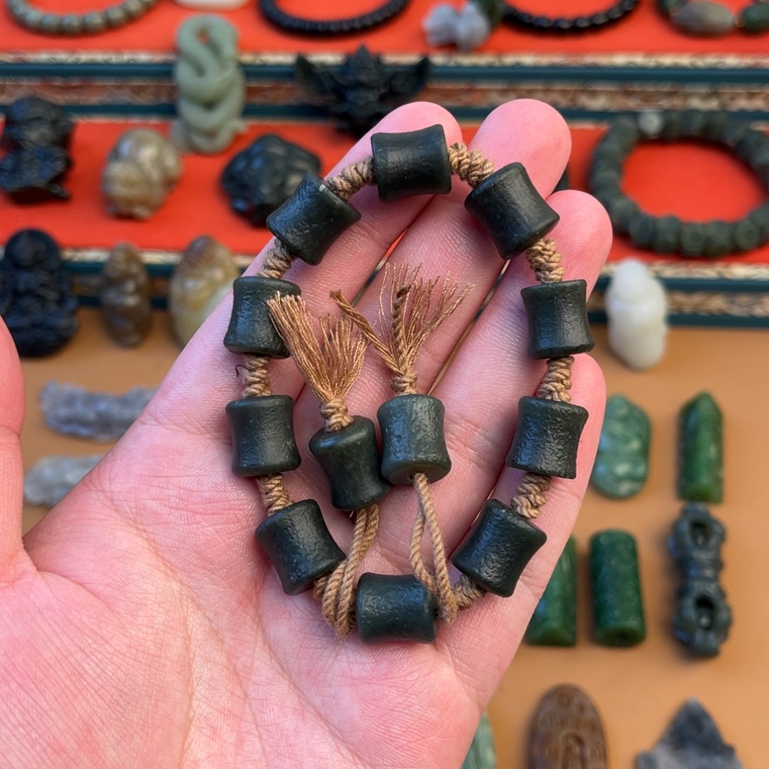 和田玉颈饰未镶嵌