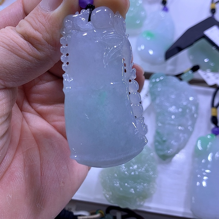 翡翠颈饰未镶嵌天然翡翠A货吊坠