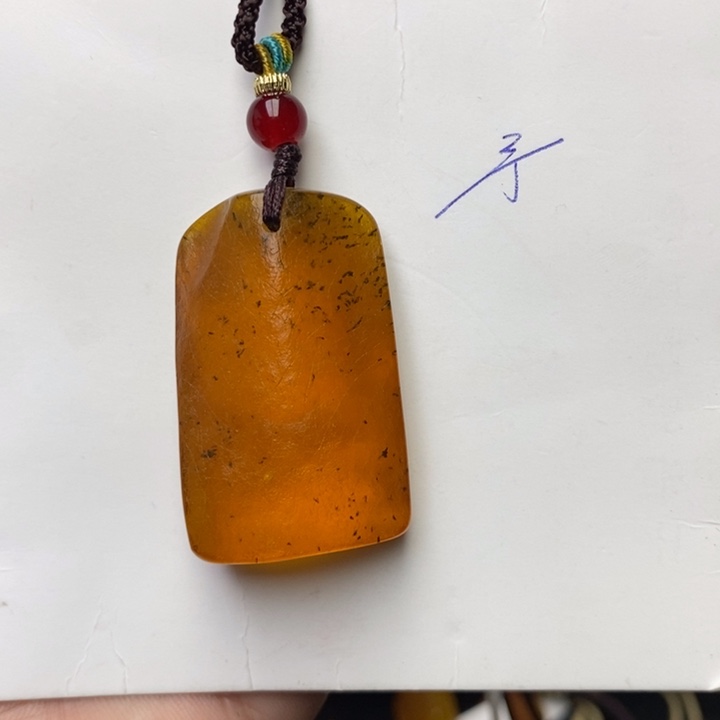 未镶嵌琥珀珠宝奇石