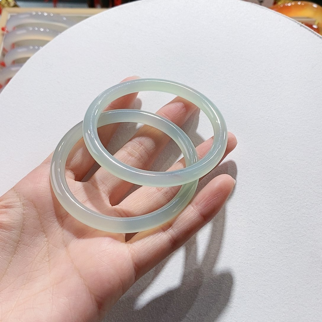 玛瑙/玉髓手镯未镶嵌54.7