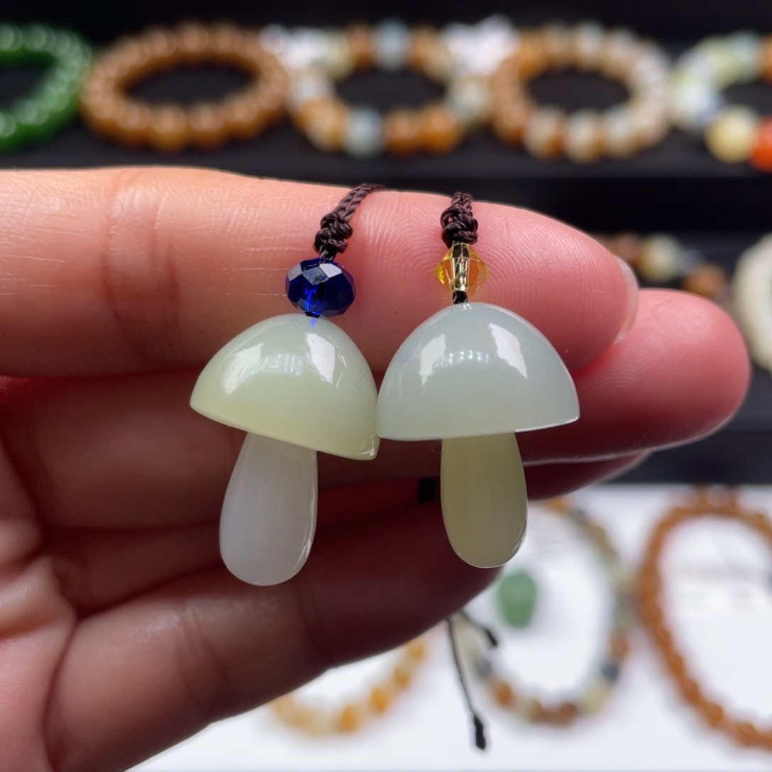 未镶嵌和田玉车挂