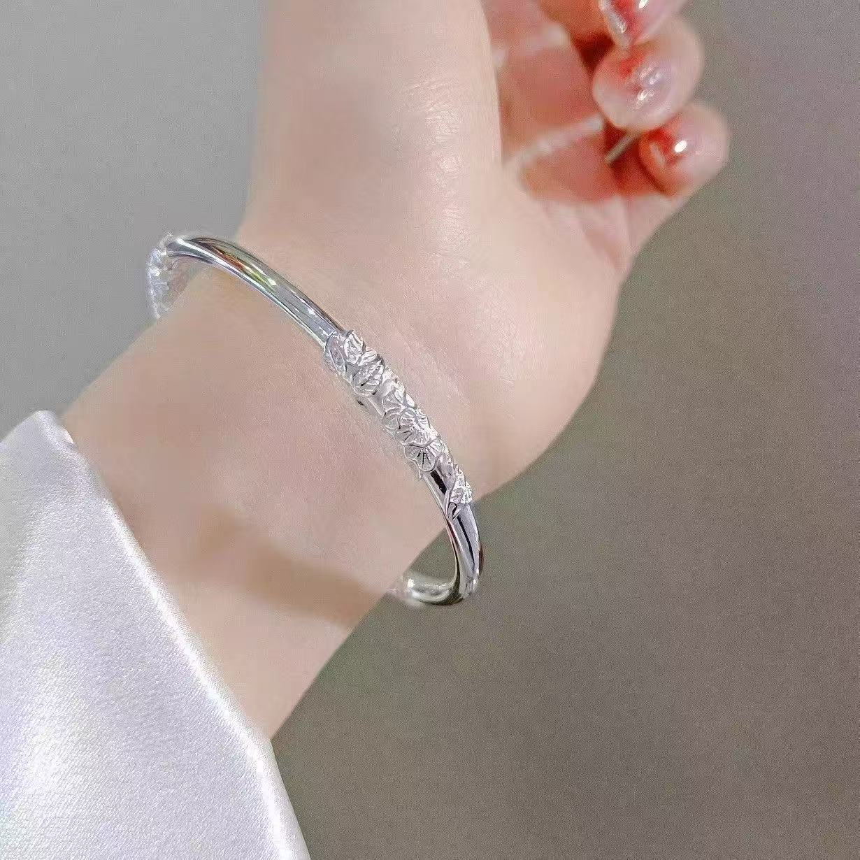 精品0014经典雕花手镯