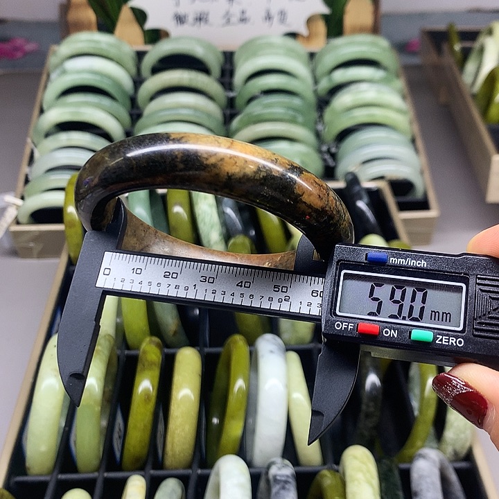 未镶嵌蛇纹石玉手镯146