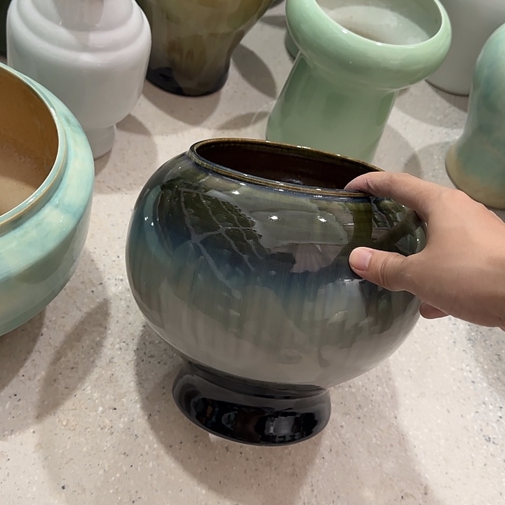 白泥花盆微瑕有孔