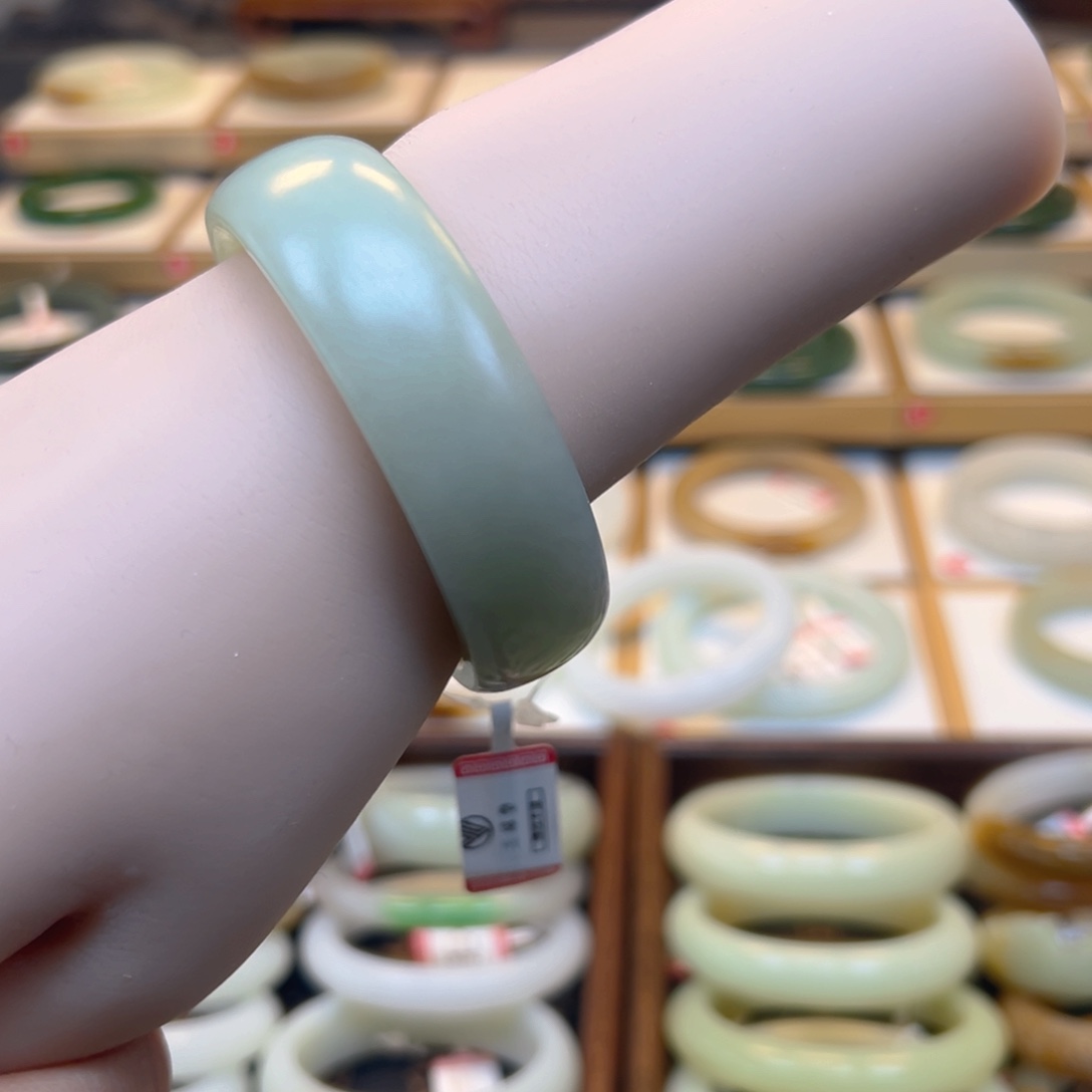 和田玉手镯未镶嵌金*果1