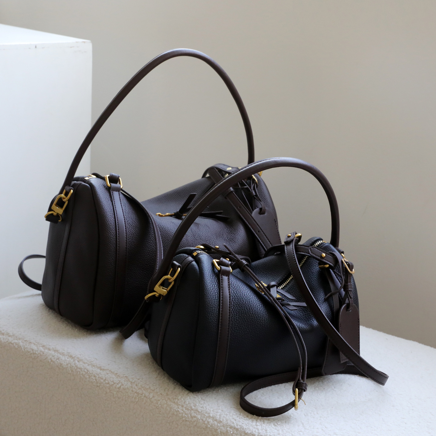 小众大容量波士顿枕头包百搭通勤质感手提