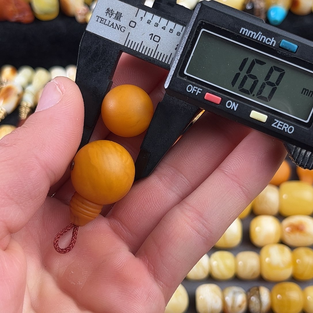 W****蜜蜡未镶嵌珠宝奇石