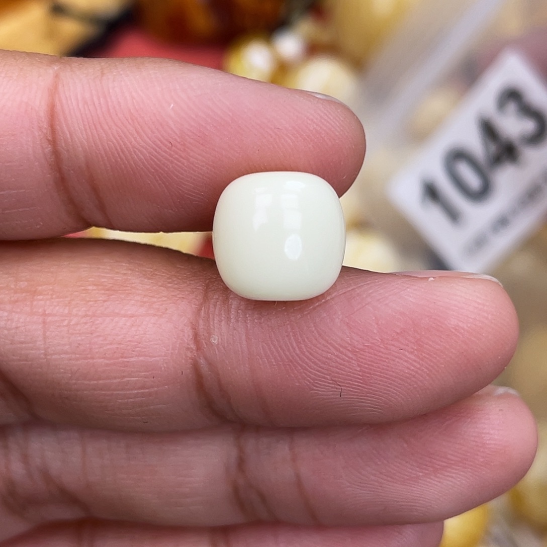 蜜蜡未镶嵌珠宝奇石11