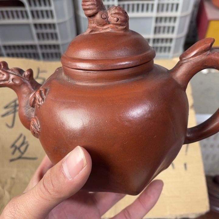紫砂茶壶老厂紫砂壶一件。