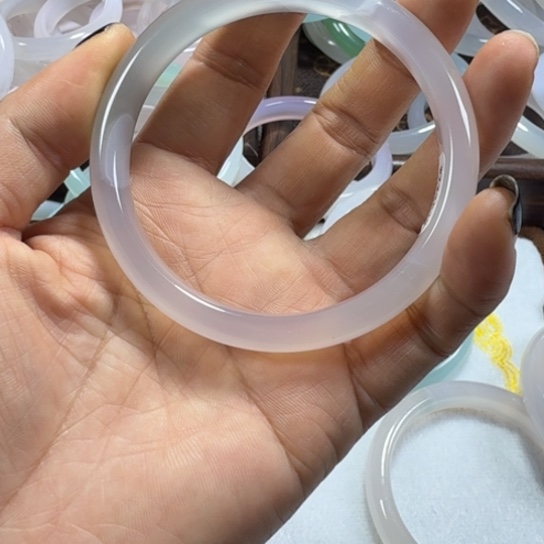 玛瑙/玉髓未镶嵌手镯炎灿好物市集专属链接