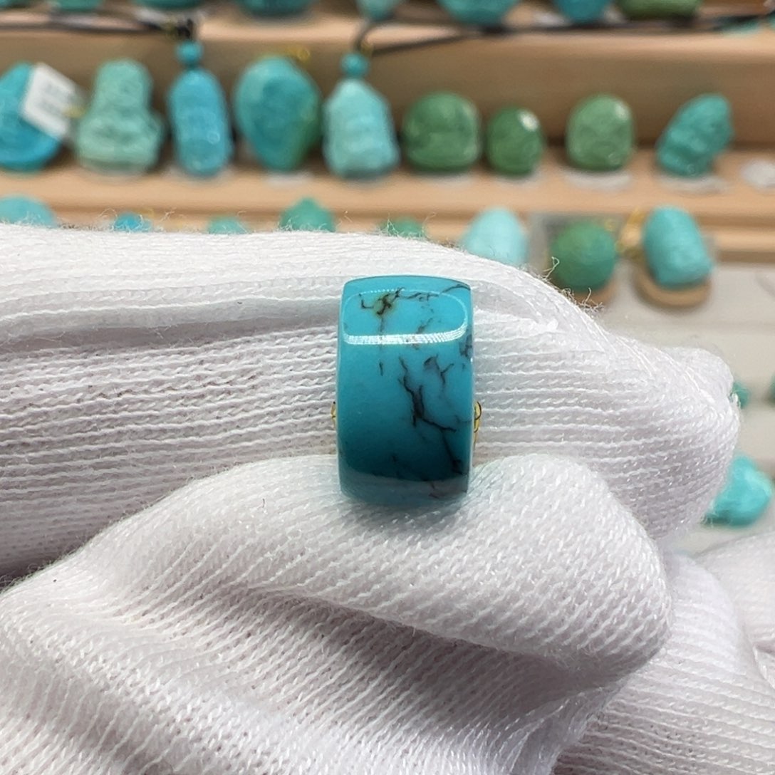 绿松石配饰未镶嵌