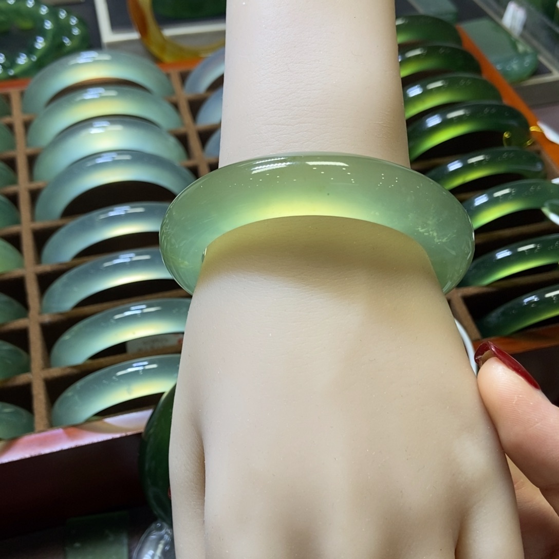 蛇纹石玉手镯56未镶嵌